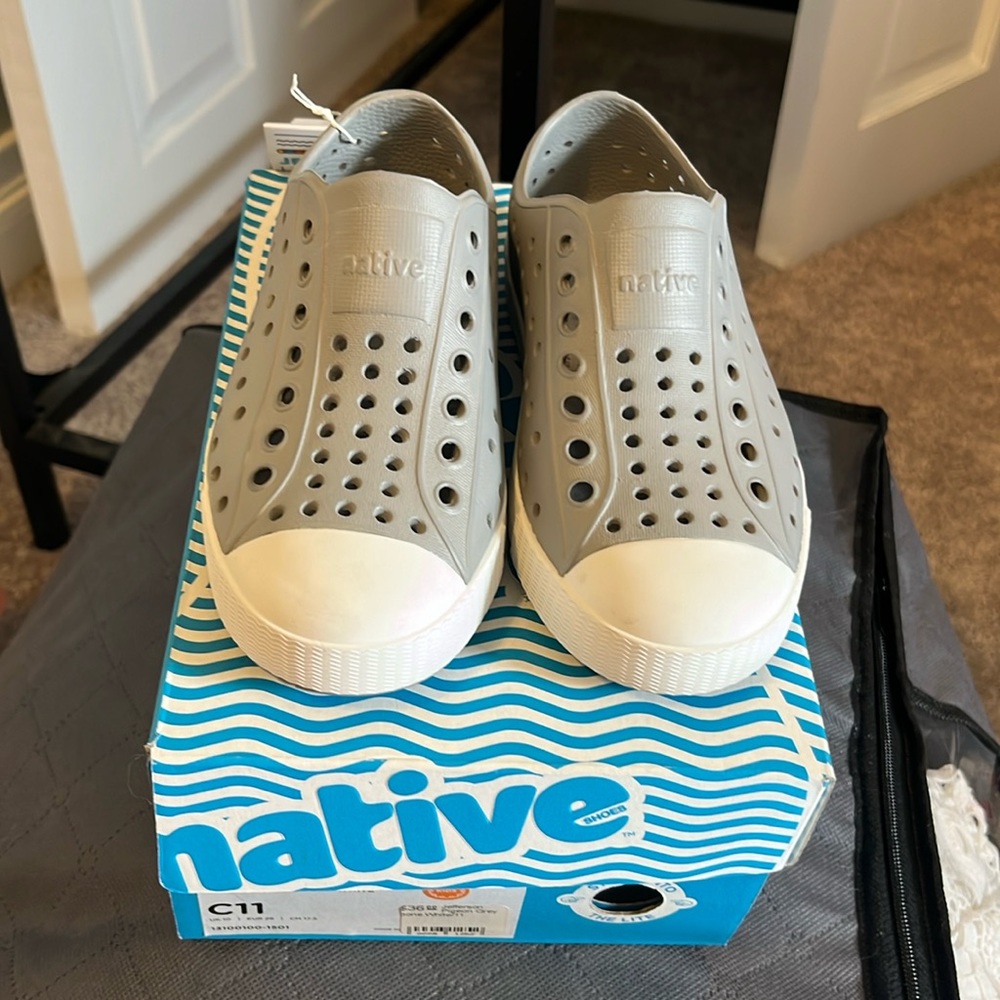 NEW in box native shoes, grey/white!